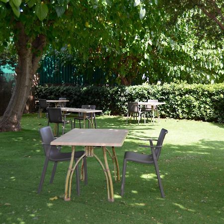 Hostal Blayet Valencia Exteriör bild