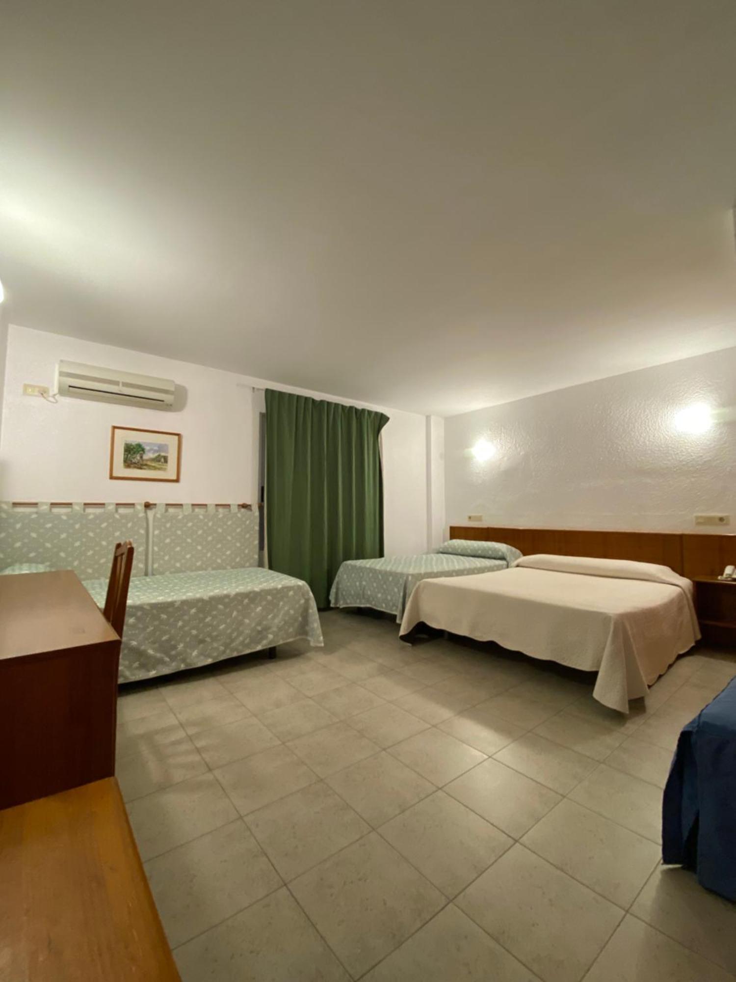 Hostal Blayet Valencia Exteriör bild