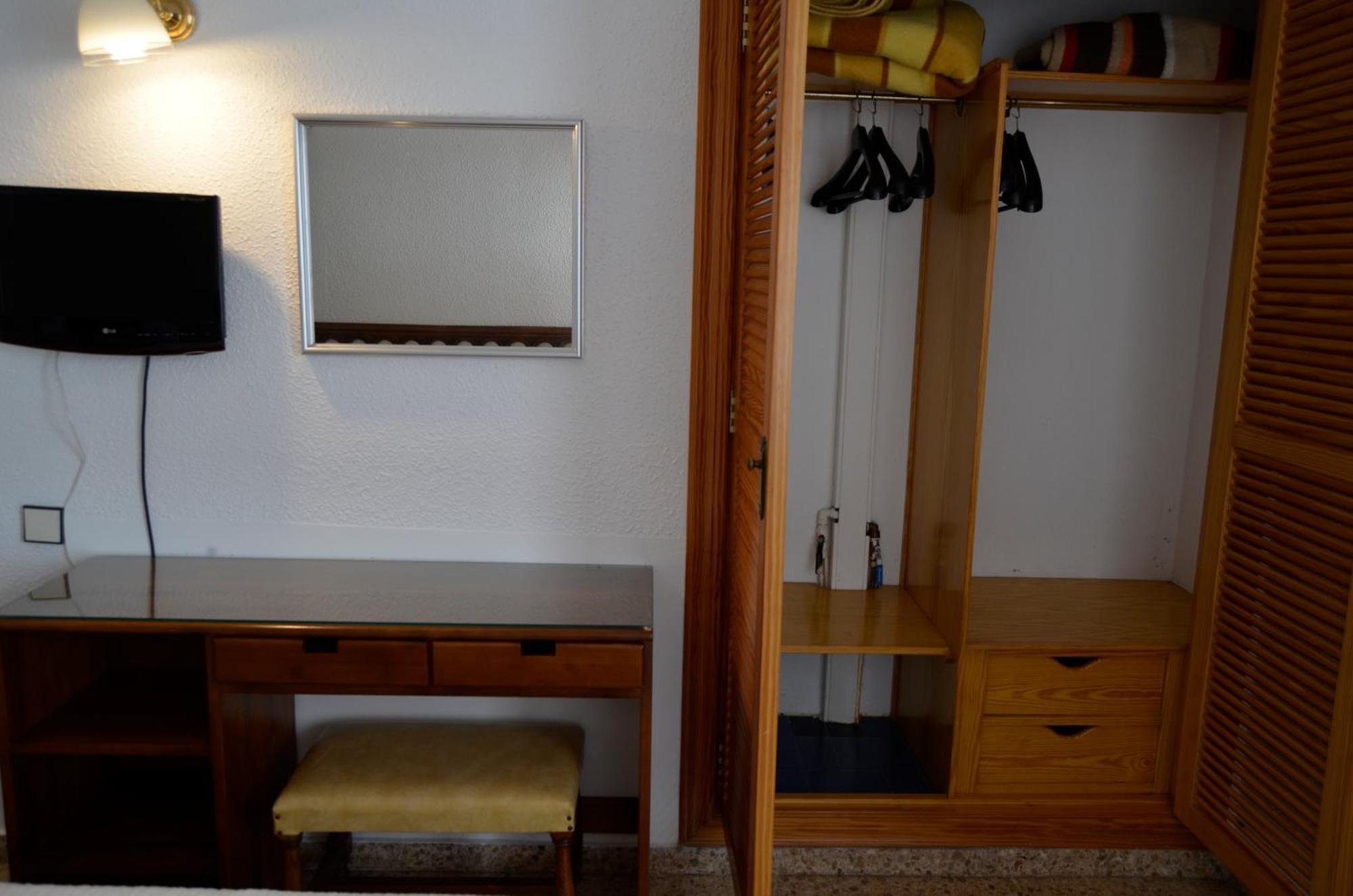 Hostal Blayet Valencia Exteriör bild