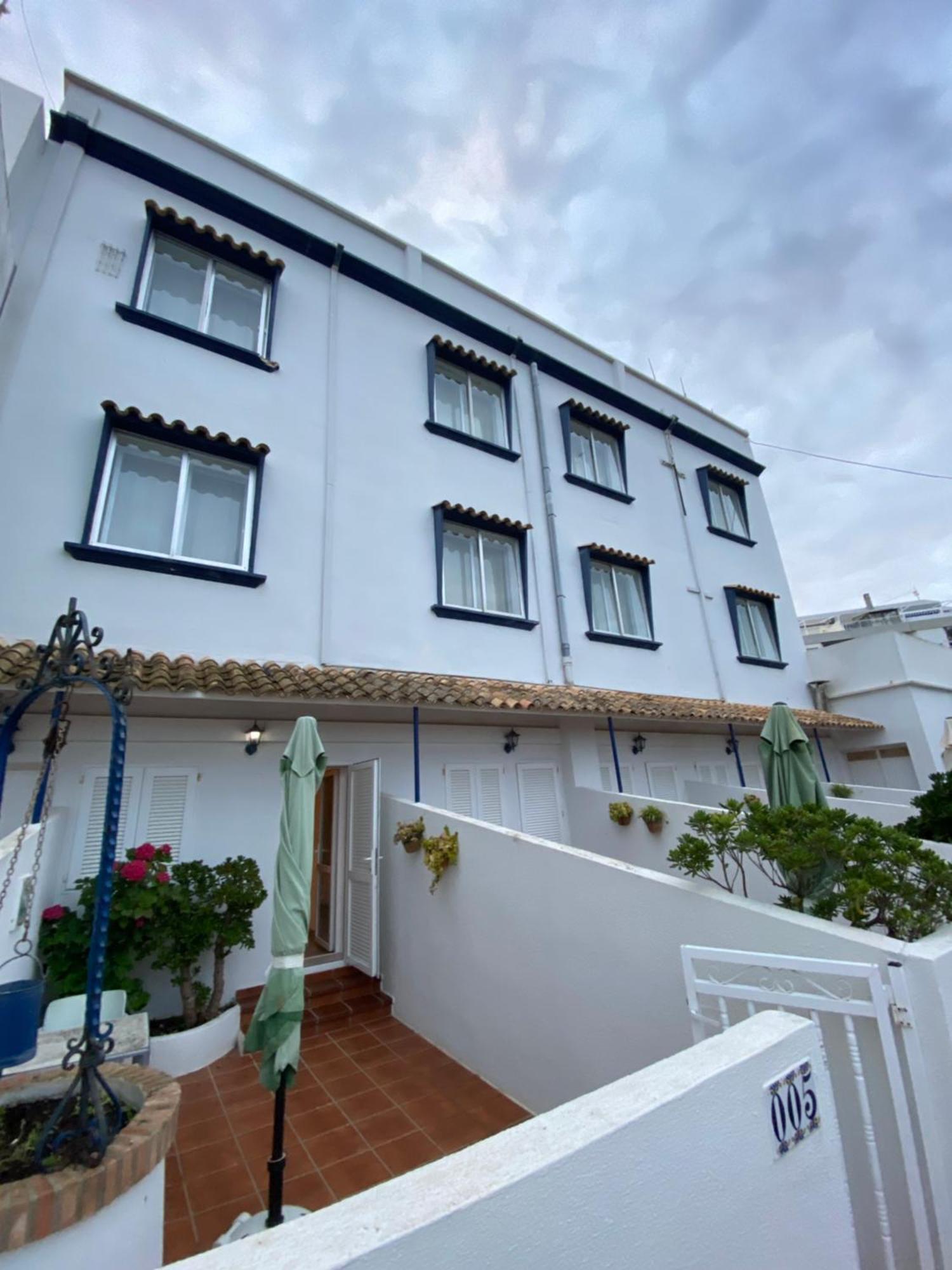 Hostal Blayet Valencia Exteriör bild
