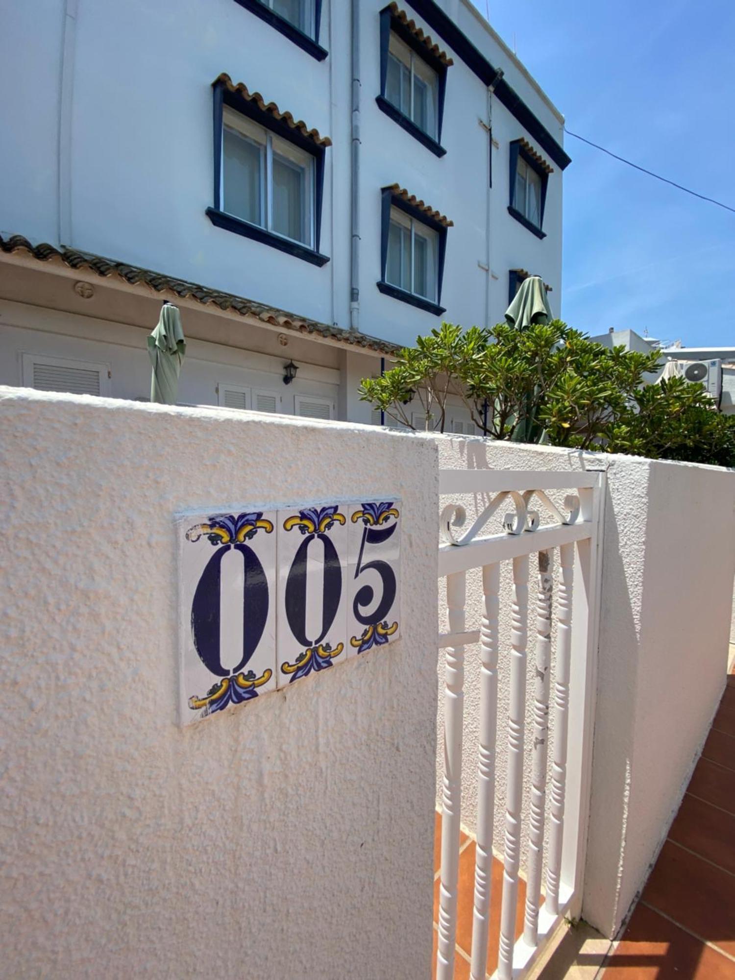 Hostal Blayet Valencia Exteriör bild