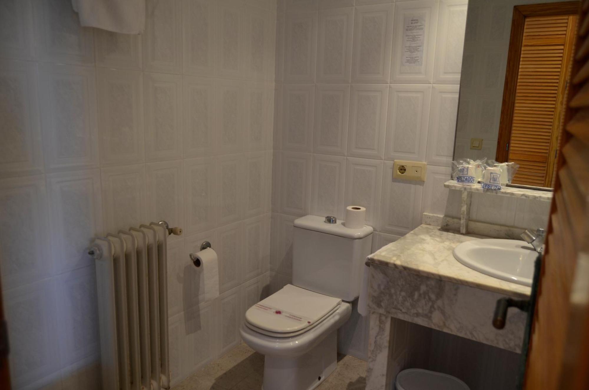 Hostal Blayet Valencia Exteriör bild