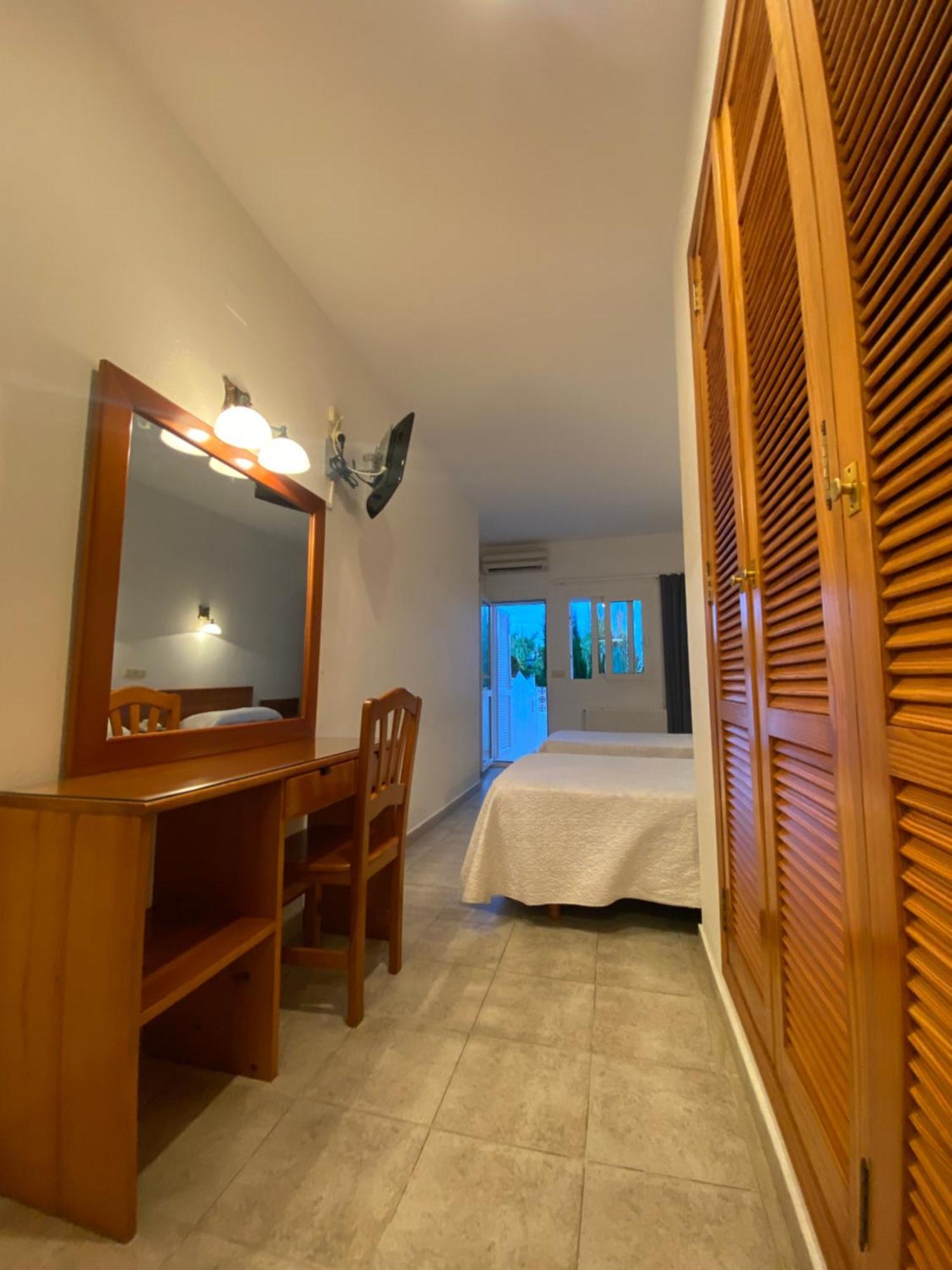 Hostal Blayet Valencia Exteriör bild